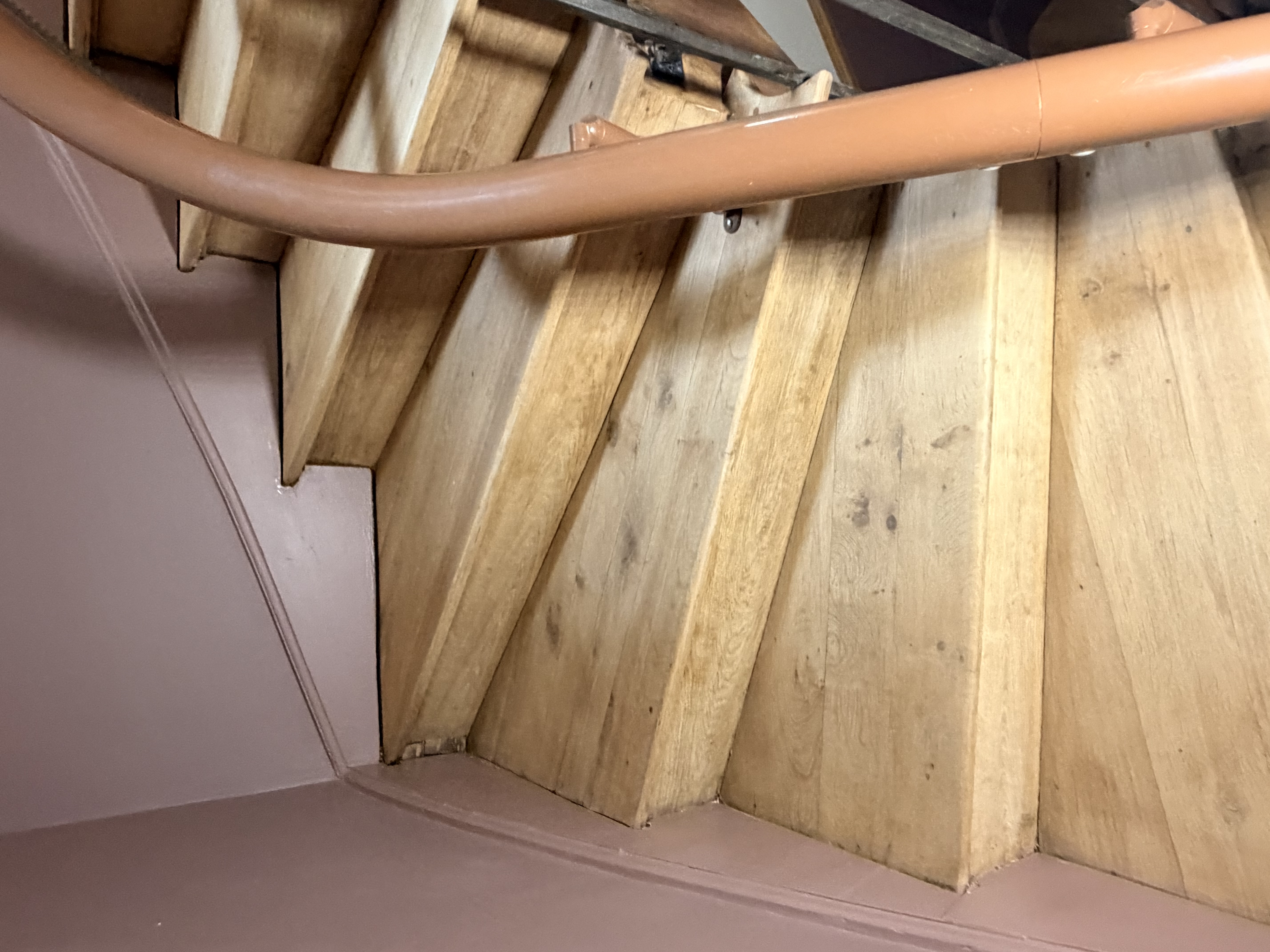 Ponçage escalier bois Wittenheim Kingersheim - Les Ponceurs Réunis