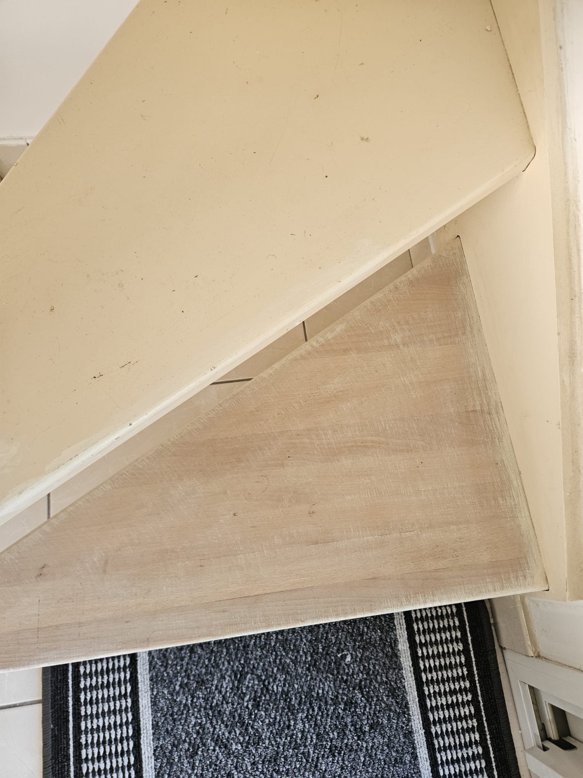 Marche d'escalier — décapage laser